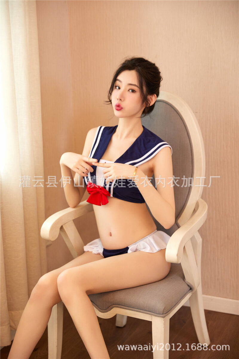ชุดนักเรียน คอปกทหารเรือสีกรมขอบสีขาวโบว์สีแดงกางเกงเข้าเซตแต่งระบาย - Image 3